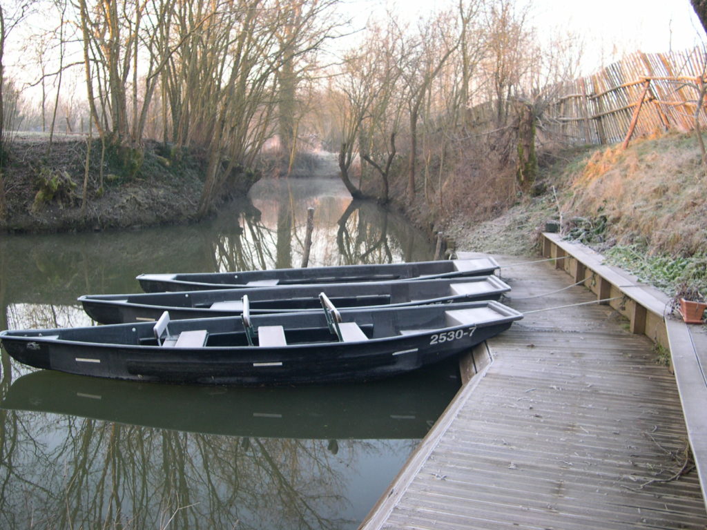 Barques à Maillezais en Vendée Marais Poitevin