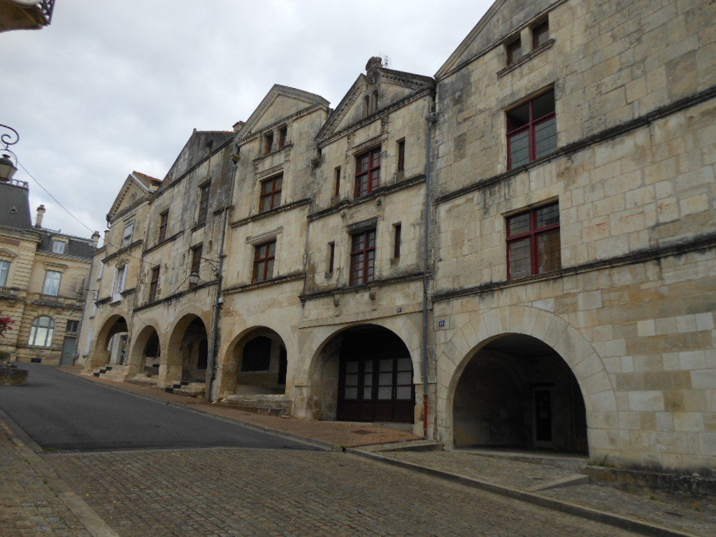 Place Belliard Fontenay le Comte