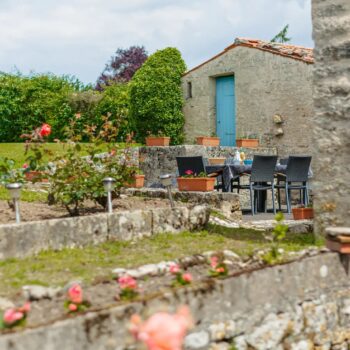 Extérieur gite de la Gravée - vue terrasse